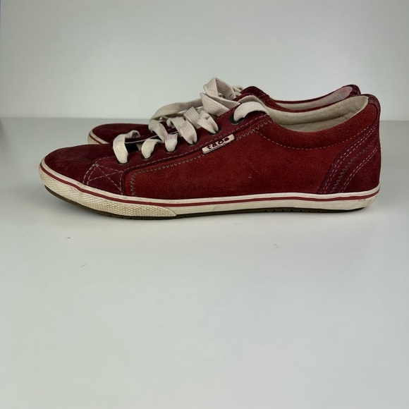 TAOS STAR BURST SNEAKER SHOE SIZE 9 RED BURGUNDY - Picture 2 of 7